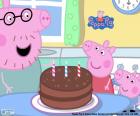 Üçüncü doğum günü, Peppa Pig, büyük bir pasta ile kutlama